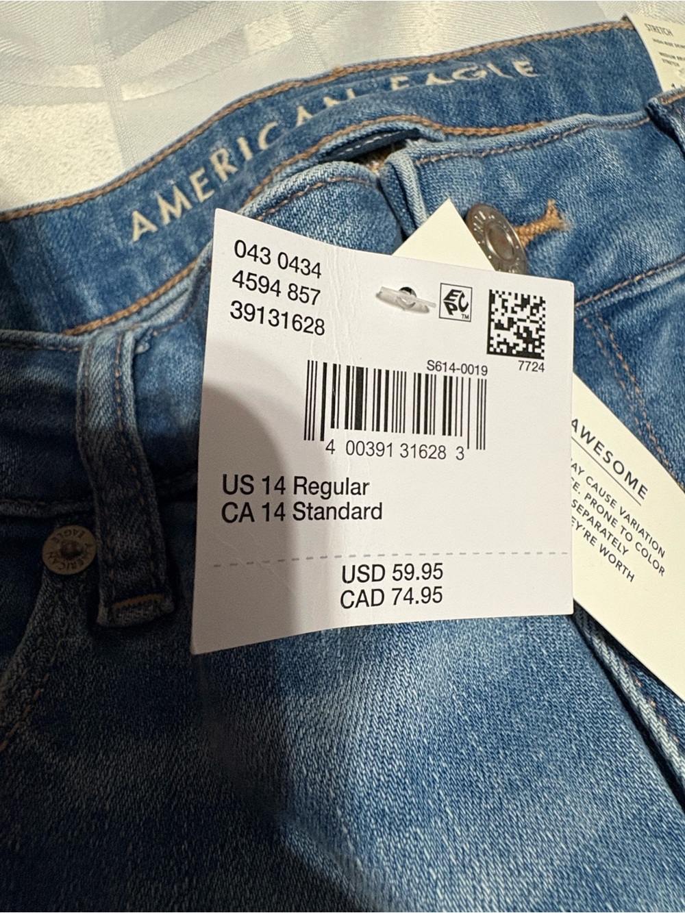 Woman’s American Eagle Outfitters Jeans, High-Rise - Picture 10 of 14